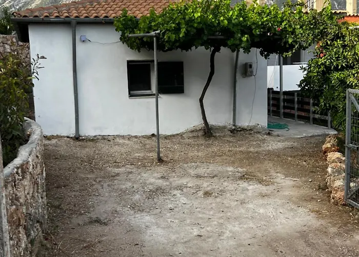 Jos House
